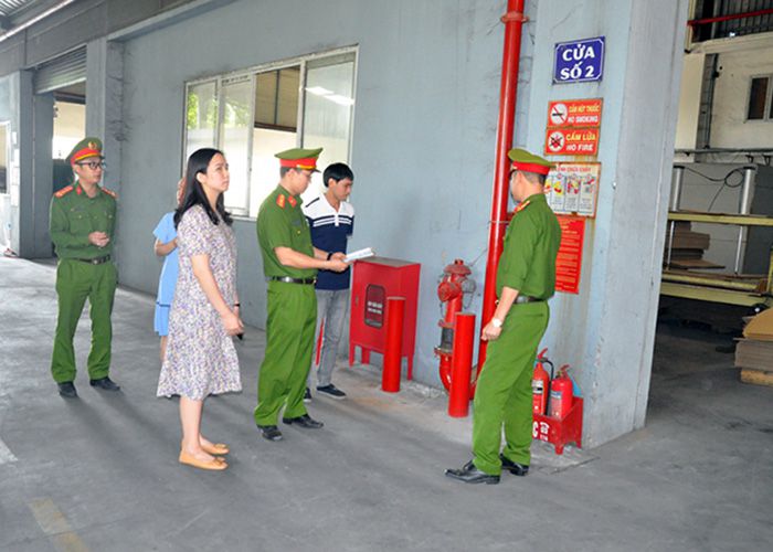Hồ sơ PCCC hộ kinh doanh theo Nghị định 105/2025 đầy đủ giấy tờ, đơn đề nghị và phương án chữa cháy PC06